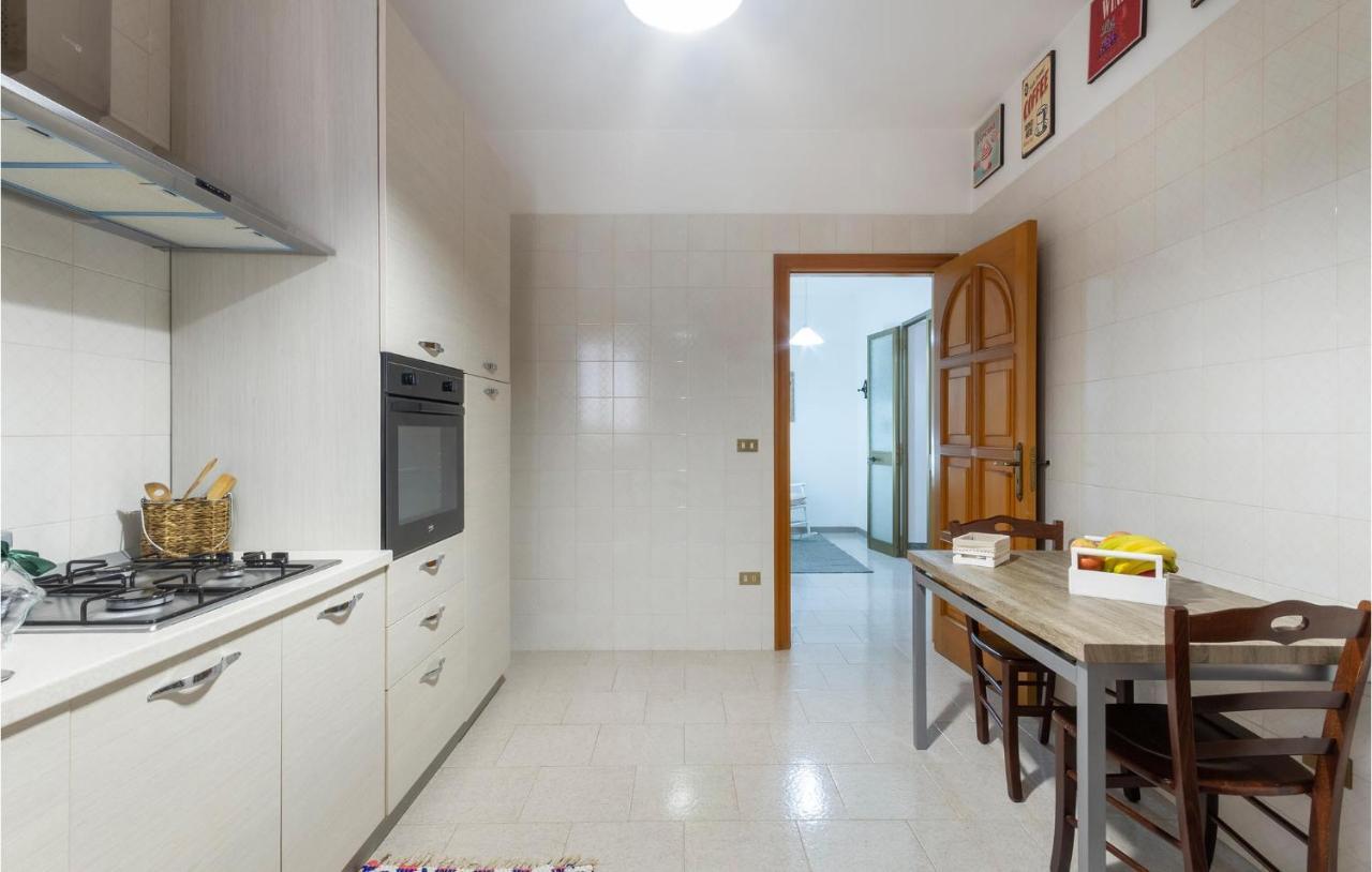 Lovely Apartment In Carovigno With Kitchen Buitenkant foto