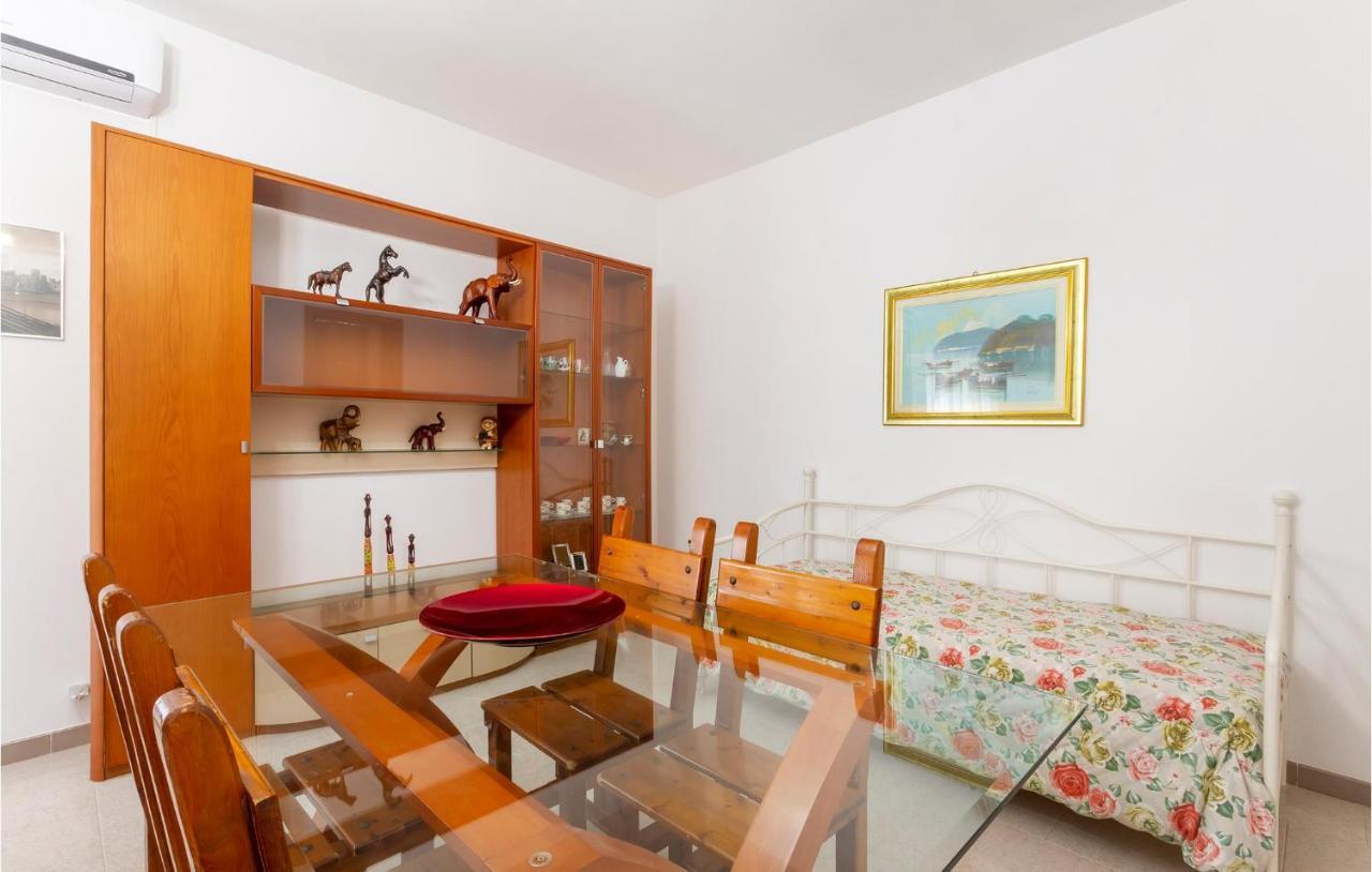 Lovely Apartment In Carovigno With Kitchen Buitenkant foto