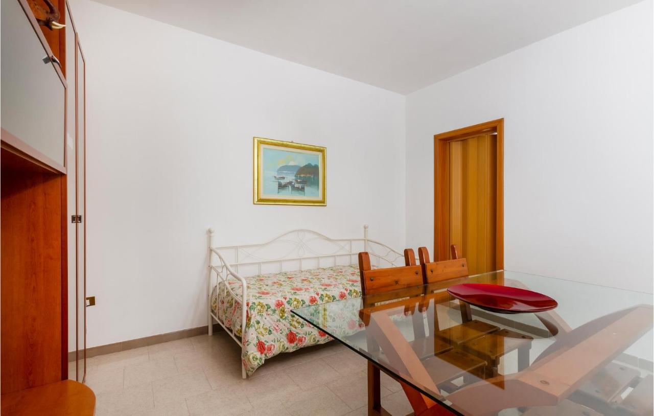 Lovely Apartment In Carovigno With Kitchen Buitenkant foto