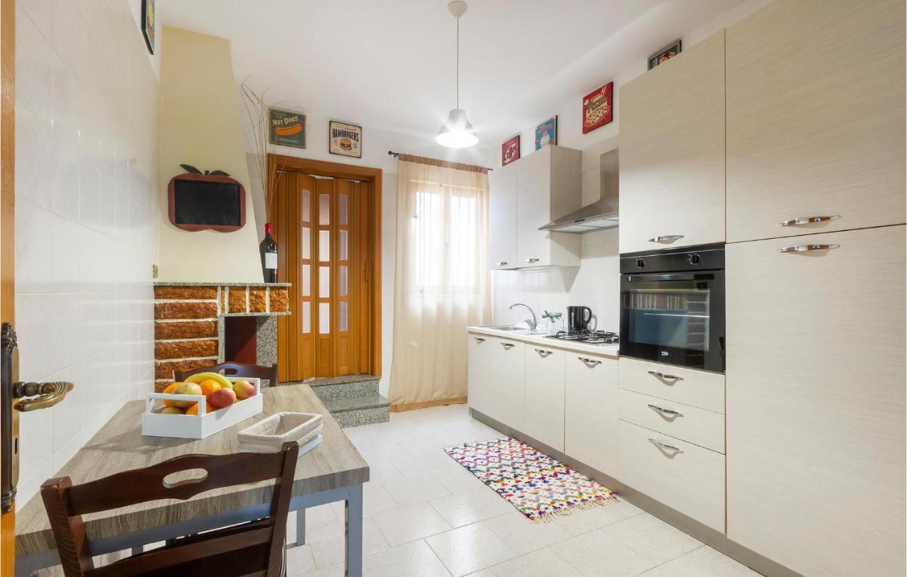 Lovely Apartment In Carovigno With Kitchen Buitenkant foto